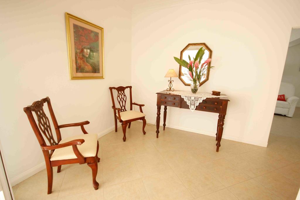 Cattleya Luxury Suites Kingston Bilik gambar