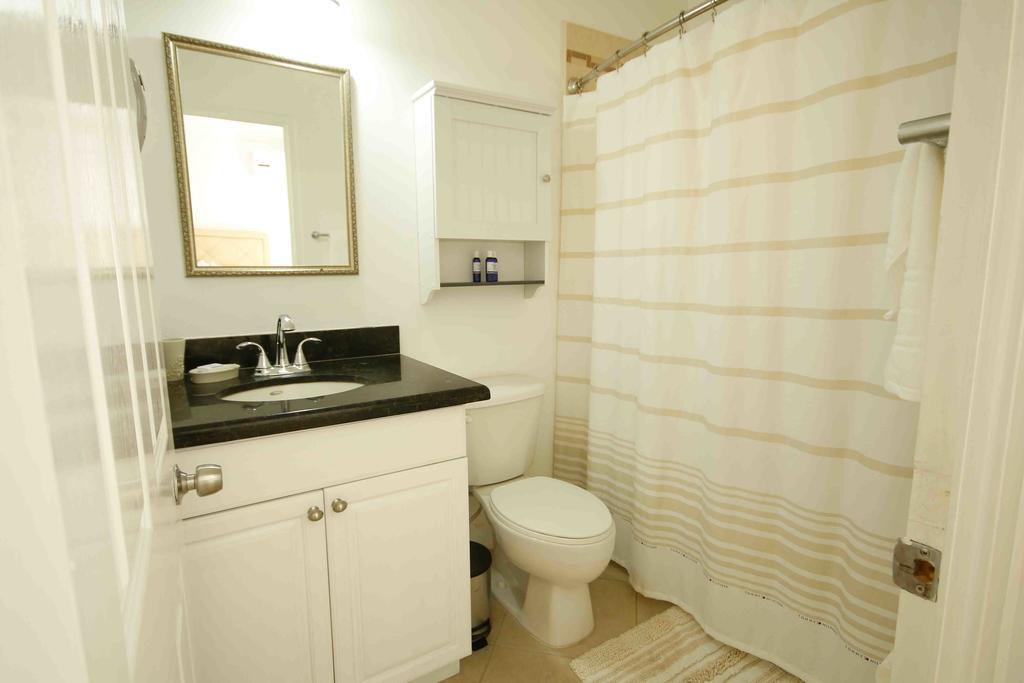 Cattleya Luxury Suites Kingston Luaran gambar