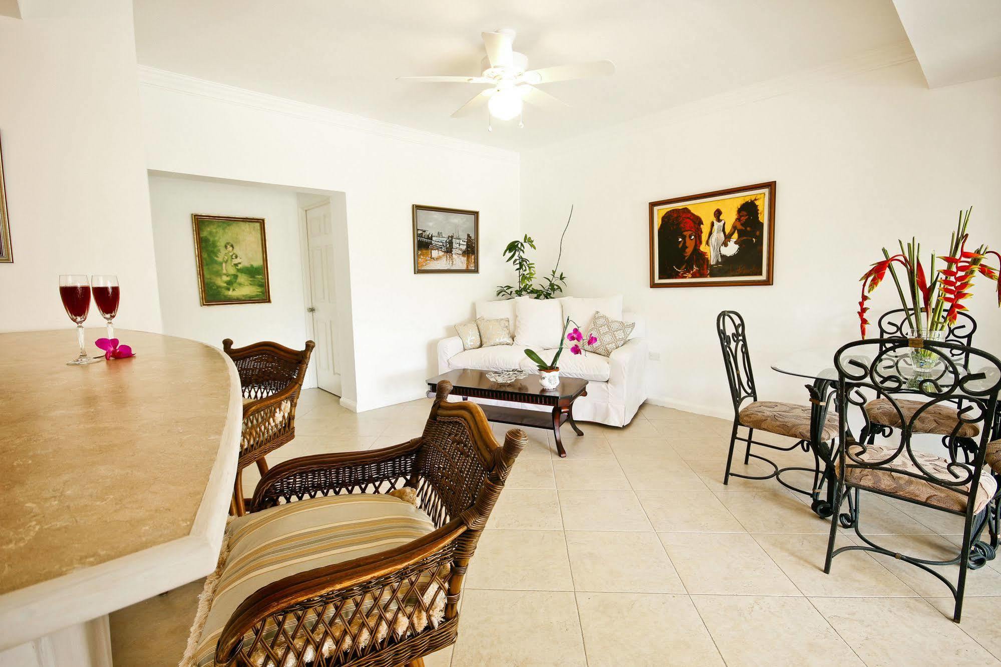 Cattleya Luxury Suites Kingston Luaran gambar